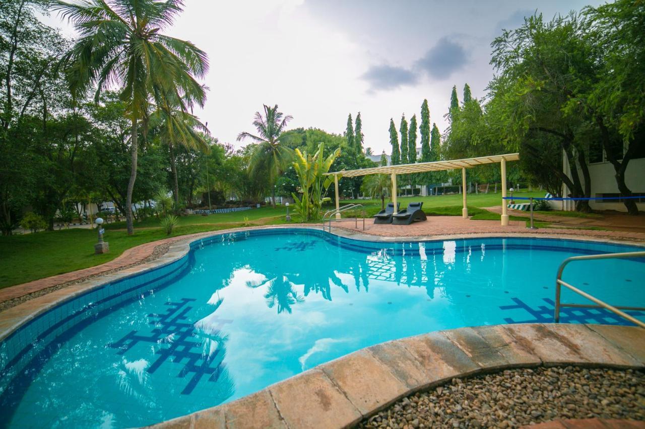 Poppys Vista Hotel Thirumurugan Poondi Luaran gambar