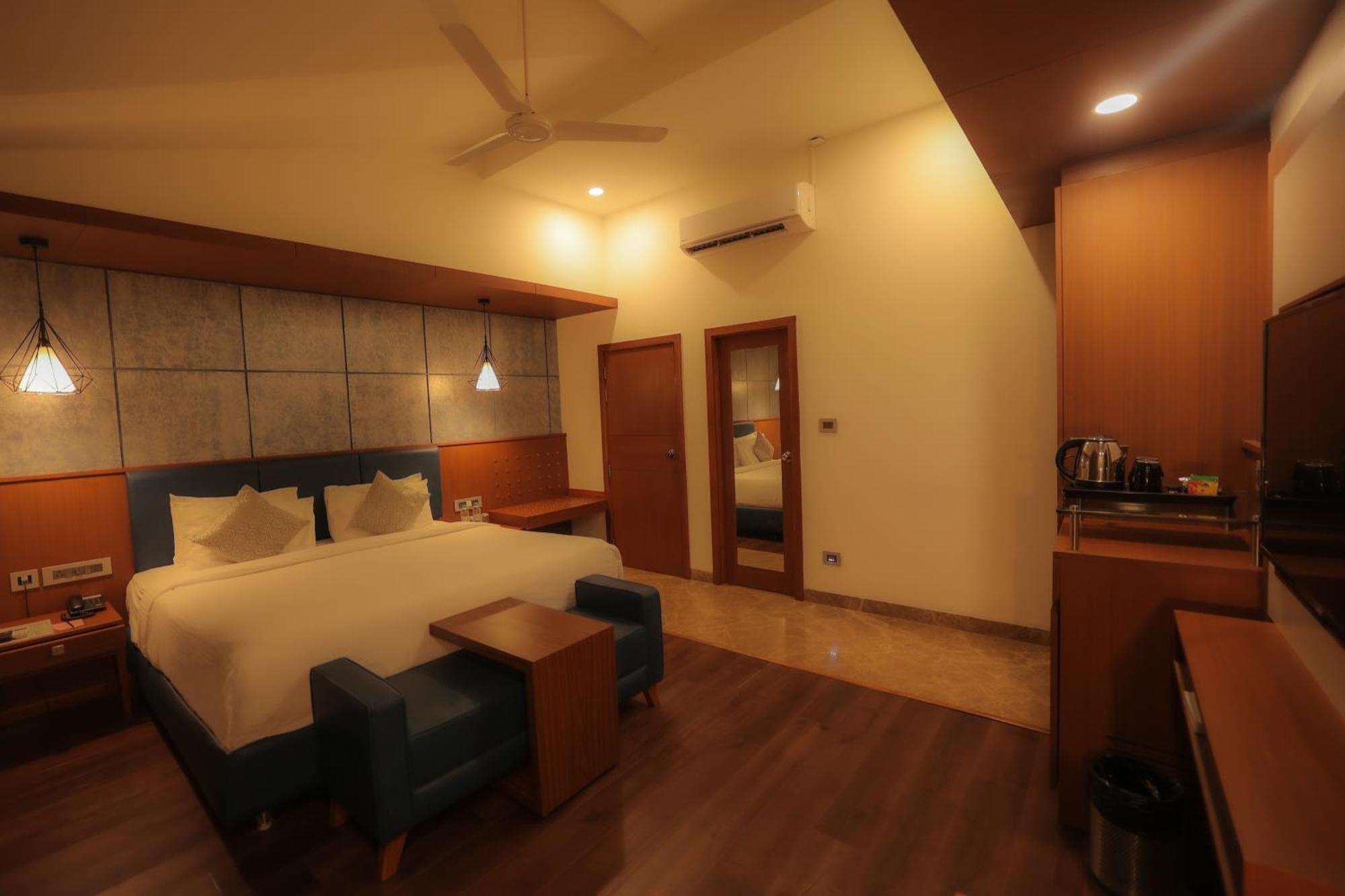 Poppys Vista Hotel Thirumurugan Poondi Luaran gambar